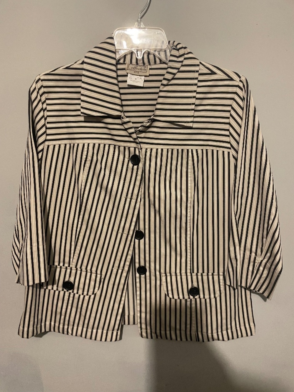 Company collection petite women’s size 8P blue & white striped button up jacket